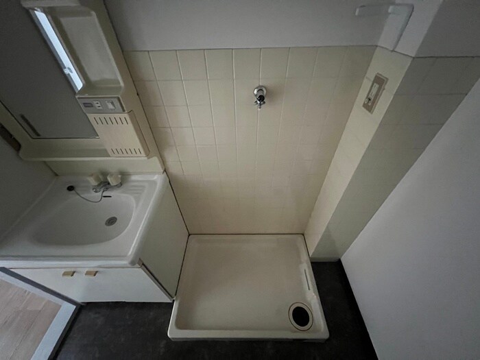 物件内観写真15　(洗濯機置場)