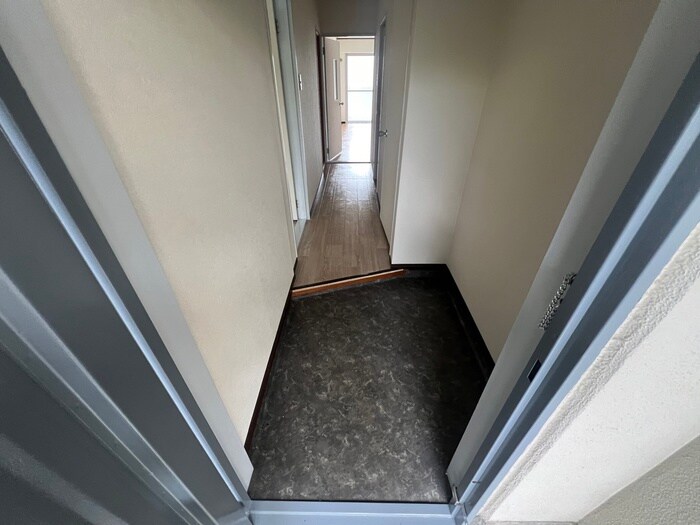 物件内観写真18　(玄関)