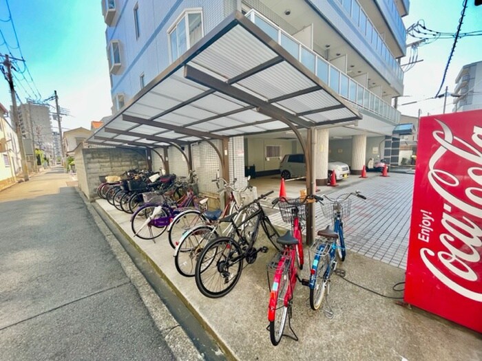 物件外観写真3　(駐輪場)
