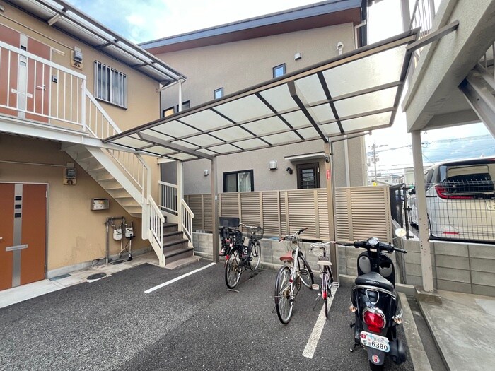 物件外観写真3　(駐輪場)