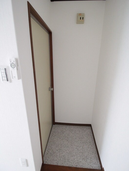 物件内観写真7　(玄関)