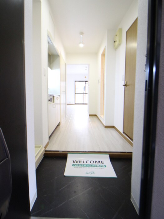 物件内観写真17　(玄関)