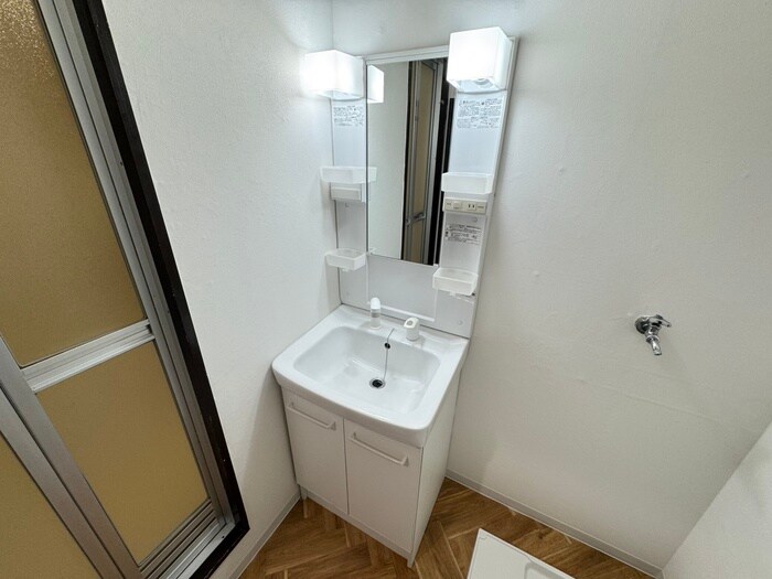 物件内観写真8　(洗面)
