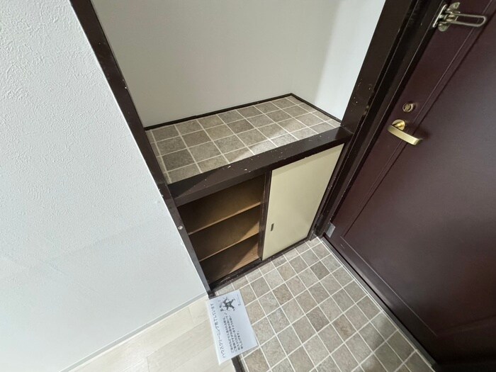 物件内観写真16　(靴箱)