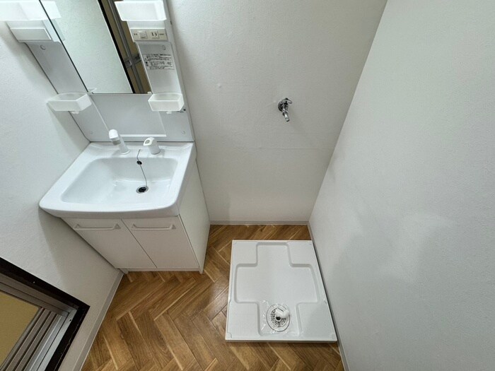 物件内観写真18　(洗濯機置場)