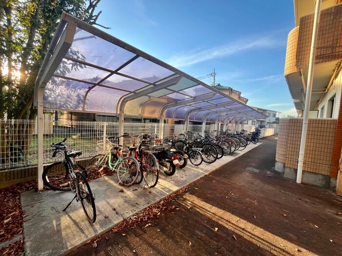 物件外観写真6　(駐輪場)