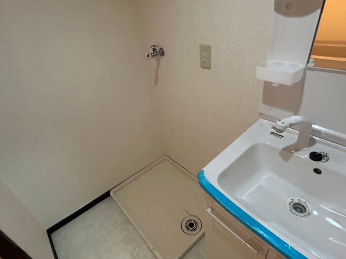 物件内観写真14　(洗濯機置場)