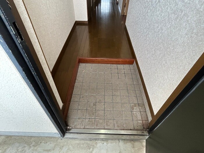 物件内観写真17　(玄関)