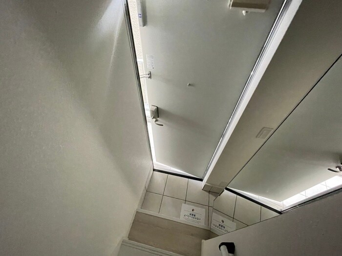 物件内観写真15　(玄関)