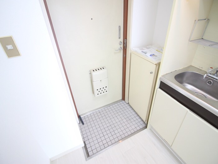 物件内観写真14　(玄関)