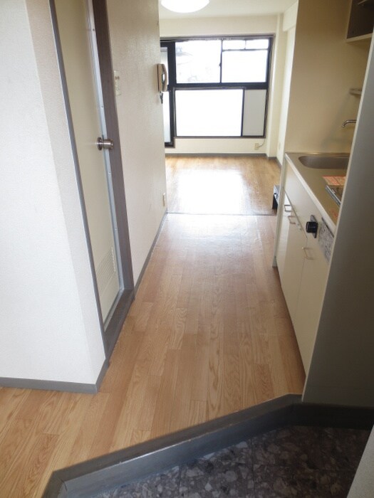物件内観写真14　(玄関)