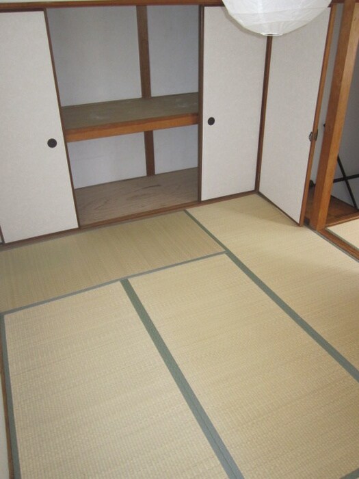 物件内観写真10　(居室)