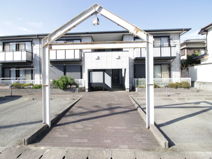 物件外観写真5　(エントランス部分)