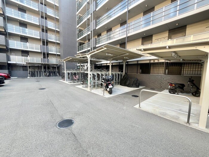 物件外観写真4　(駐輪場)