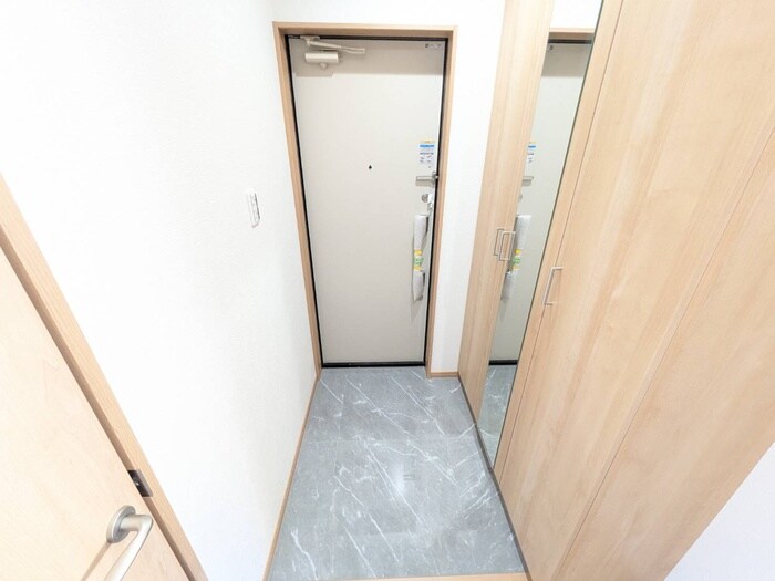 物件内観写真14　(玄関)