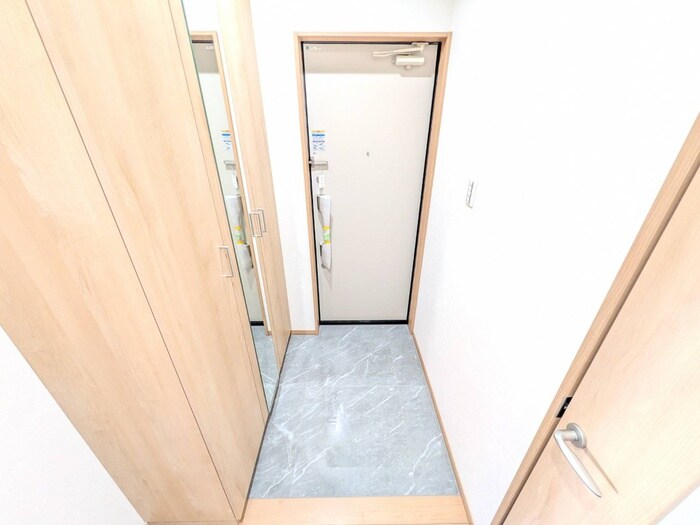 物件内観写真15　(玄関)