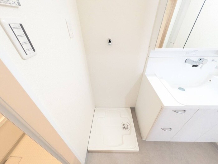 物件内観写真18　(洗濯機置場)