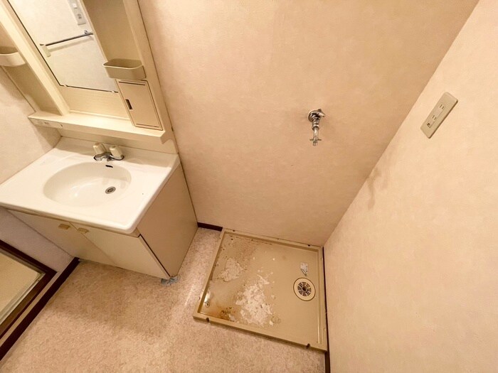 物件内観写真17　(洗濯機置場)