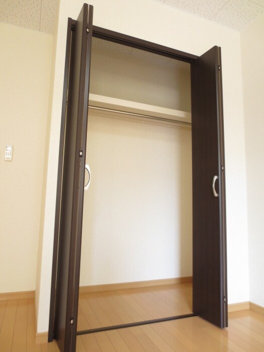 物件内観写真5　(収納)