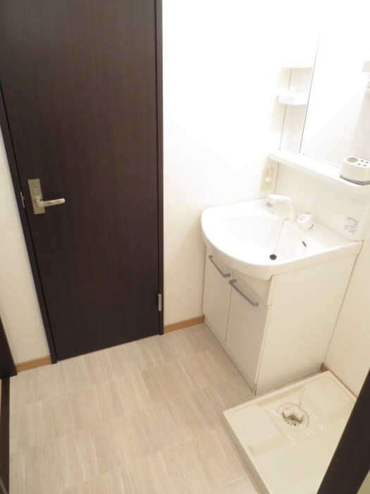 物件内観写真9　(洗濯機置場)