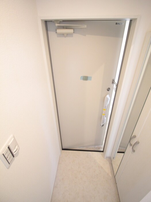 物件内観写真7　(玄関)