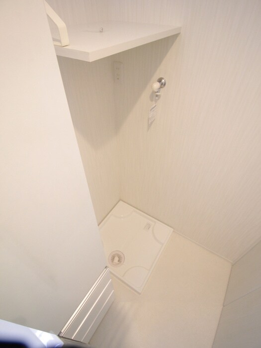 物件内観写真13　(洗濯機置場)