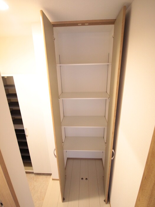 物件内観写真19　(収納)