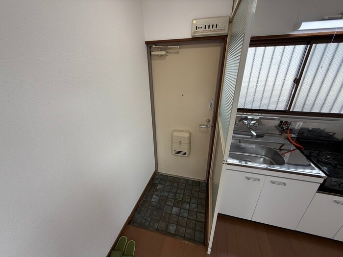物件内観写真18　(玄関)