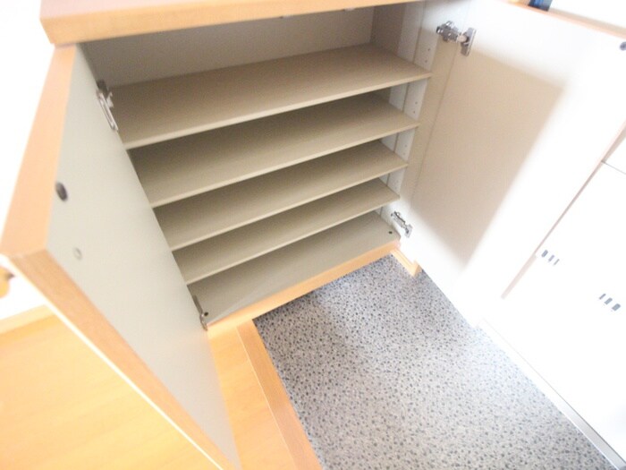 物件内観写真15　(靴箱)