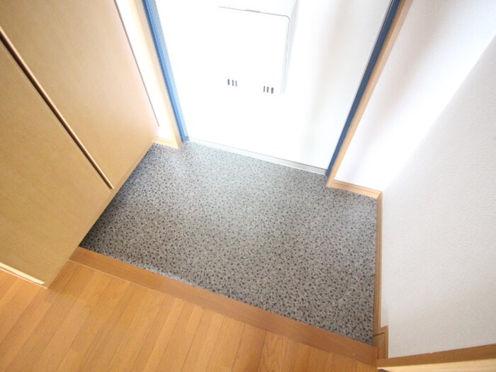 物件内観写真16　(玄関)