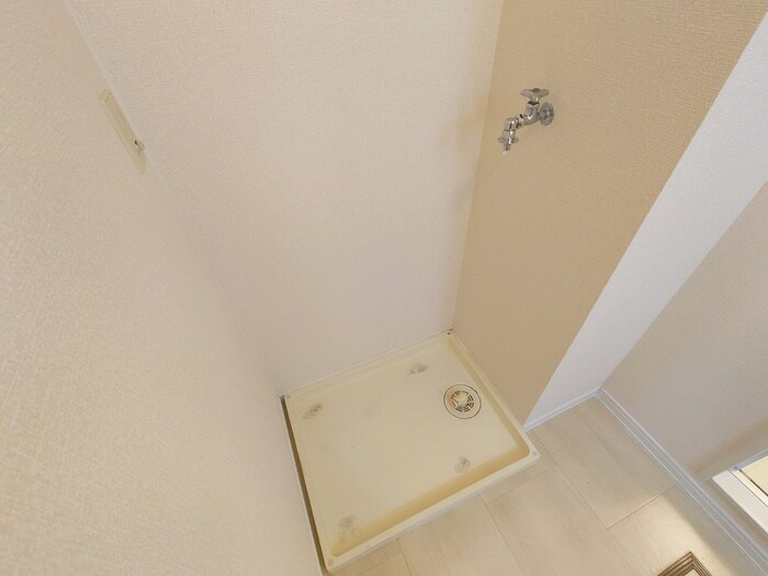 物件内観写真14　(洗濯機置場)