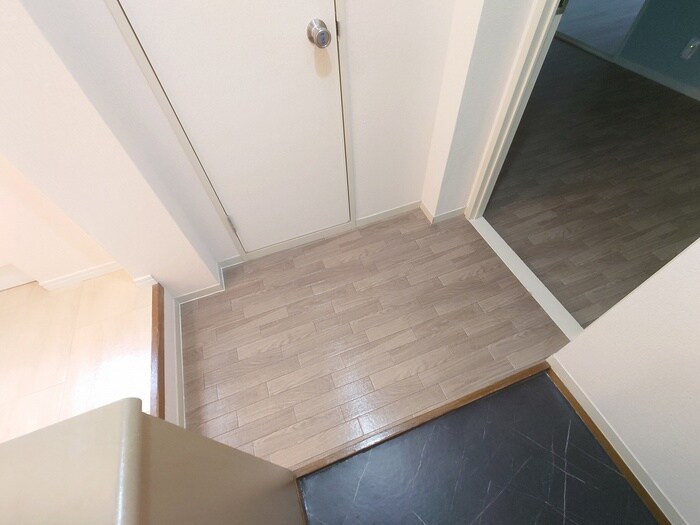 物件内観写真18　(玄関)