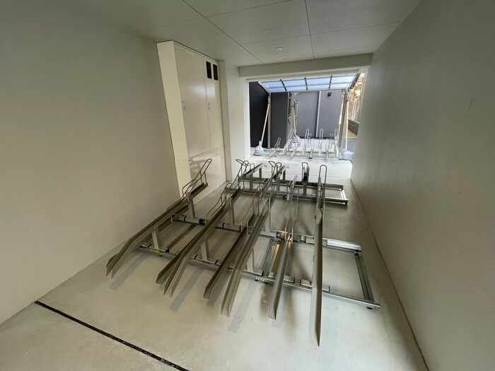 物件外観写真4　(駐輪場)