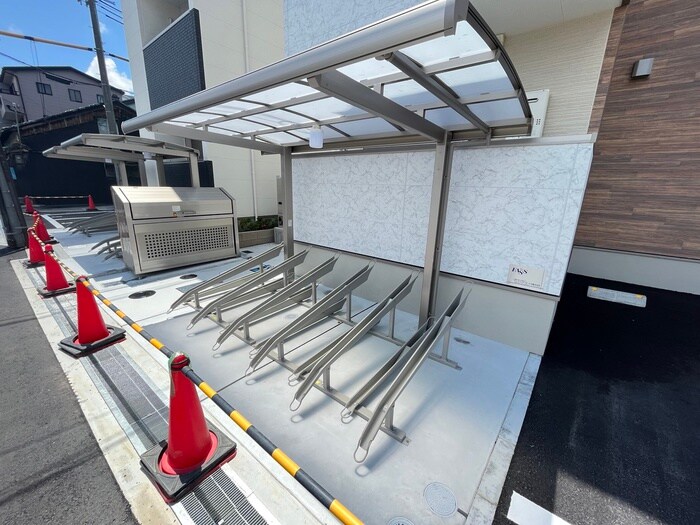 物件外観写真3　(駐輪場)