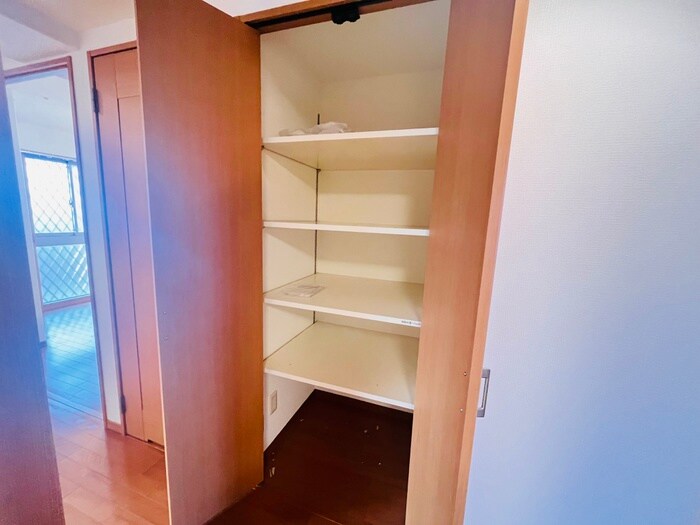 物件内観写真15　(収納)