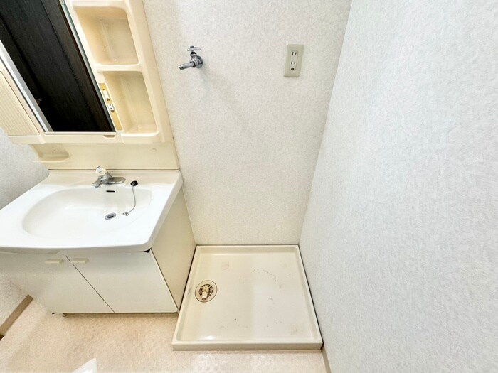 物件内観写真12　(洗濯機置場)