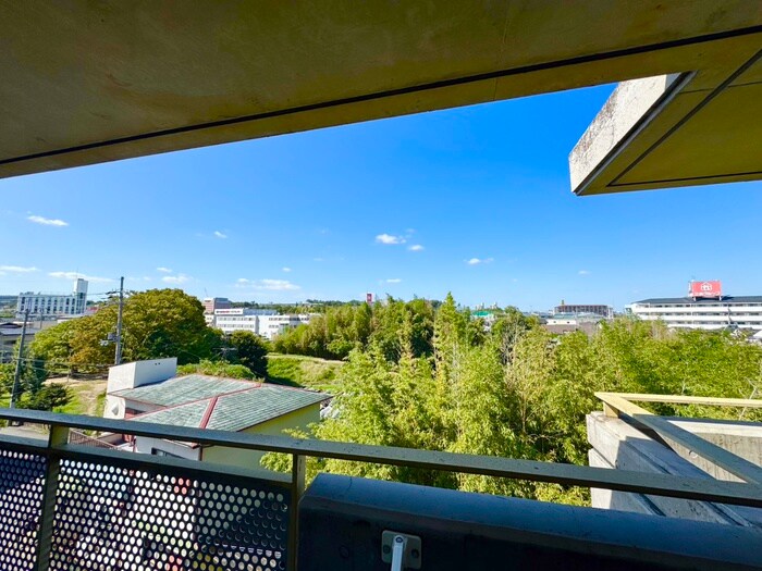 物件内観写真22　(室内からの展望)