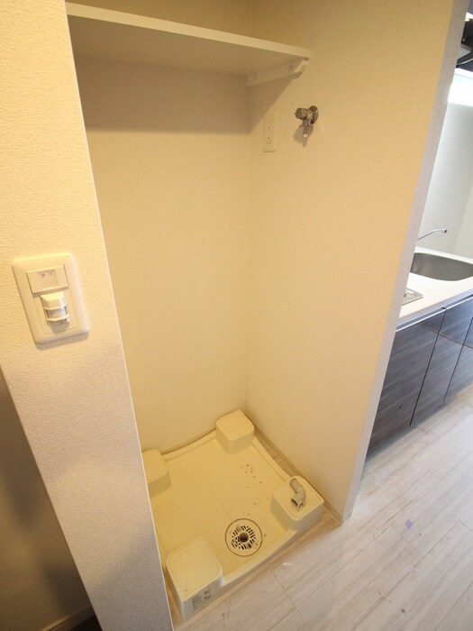 物件内観写真10　(洗濯機置場)