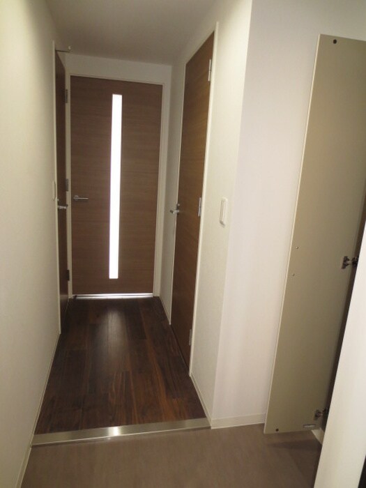 物件内観写真15　(玄関)
