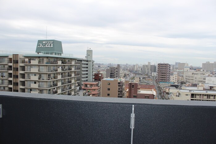 物件内観写真16　(室内からの展望)