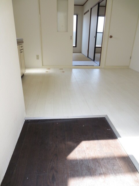 物件内観写真16　(玄関)