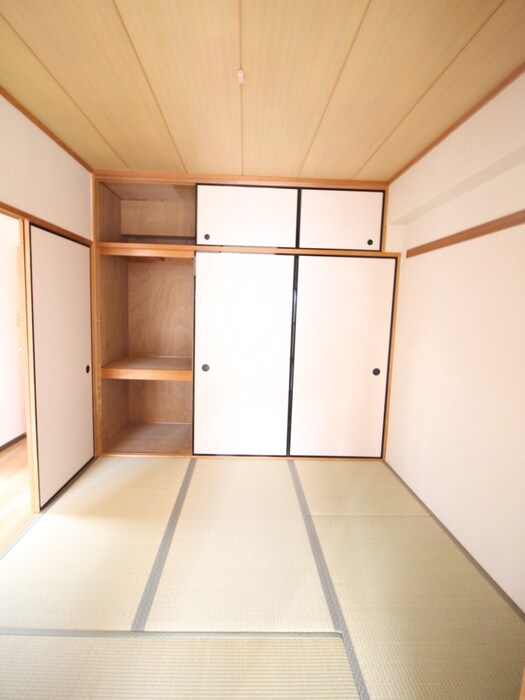 物件内観写真12　(収納)