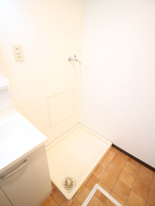 物件内観写真15　(洗濯機置場)