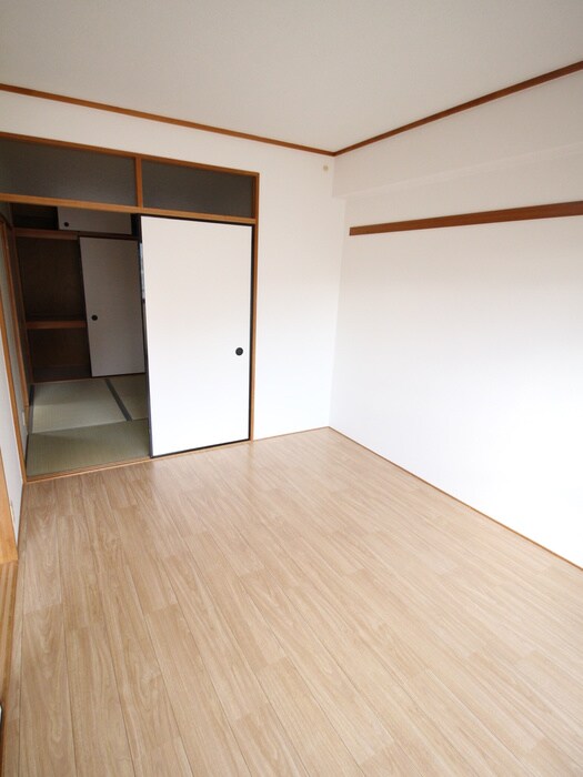 物件内観写真19　(居室)