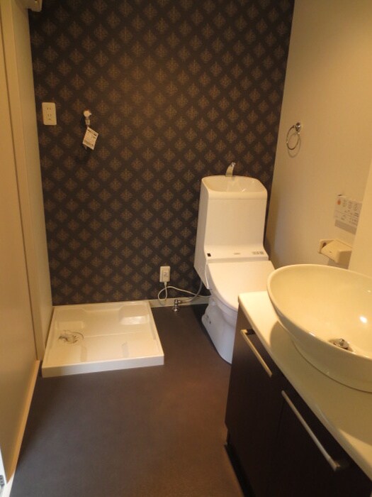 物件内観写真8　(トイレ)