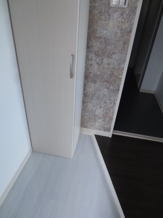 物件内観写真12　(玄関)