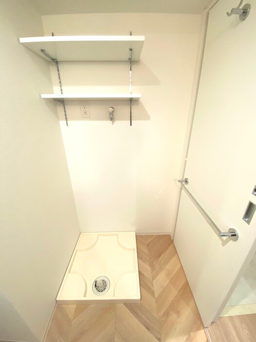 物件内観写真10　(洗濯機置場)