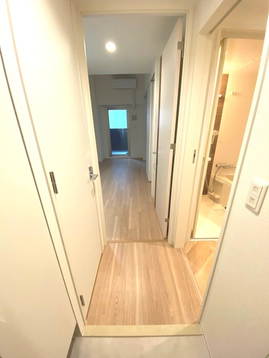 物件内観写真18　(廊下)