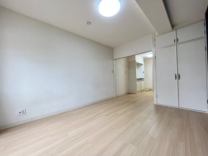 物件内観写真8　(居室)