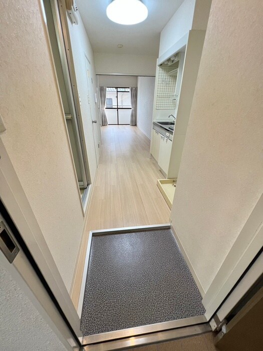 物件内観写真17　(玄関)